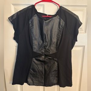 Worthington Brand black paneled top. XL
